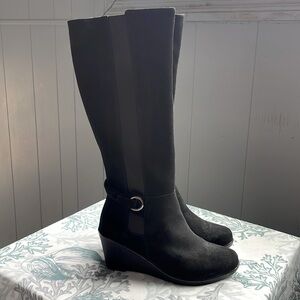 NWT Waterproof wedge boots 8.5